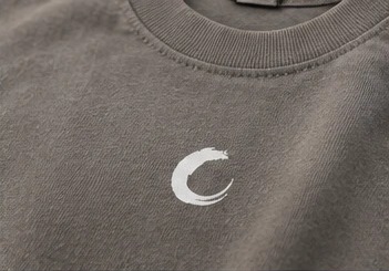 ZEN MVNT Signature Tee in Stone Grey, photo 4